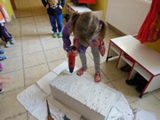 Šroubujeme, zatloukáme, vrtáme a řežeme -polytechnika ve školce